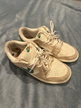Nike SB Dunk Low x Jarritos
Size: US Men 9.5
Used, good condition